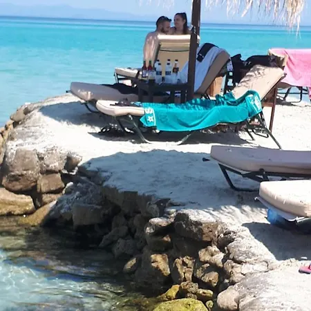 George Villa Afytos